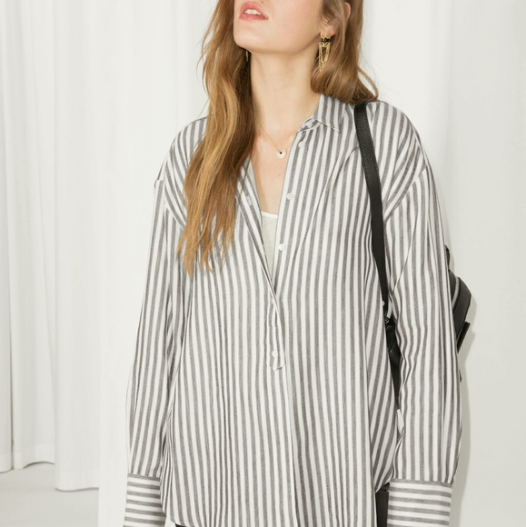 & Other Stories Tops - & other stories Relaxed fit Cotton shirt Size 4